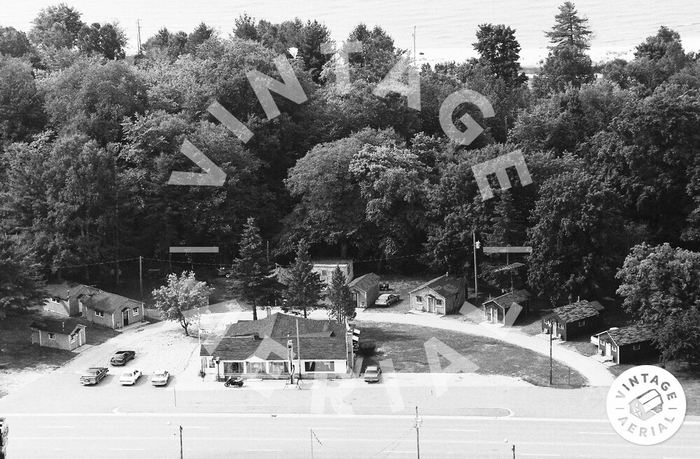 Snuggle-Inn Cabins and Restaurant - 1992 Photo (newer photo)